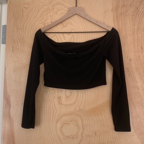 Black long sleeve crop top - Picture 2 of 3
